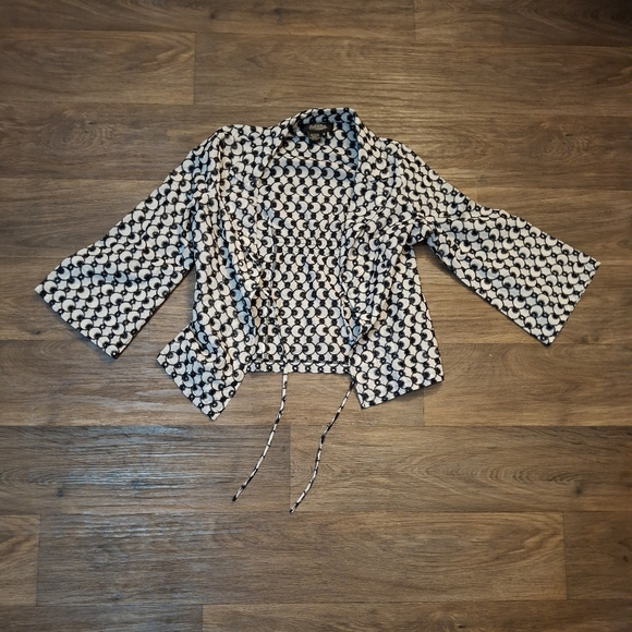 Peck & Peck Collection Black and White Eyelet Tie-Front Jacket. - Picture 5 of 12